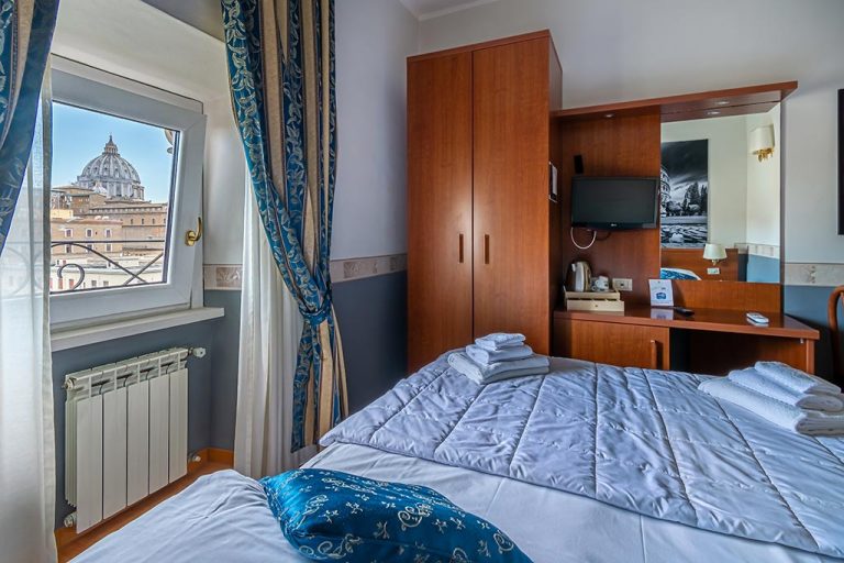 Aureliano – Room with St. Peter's dome view