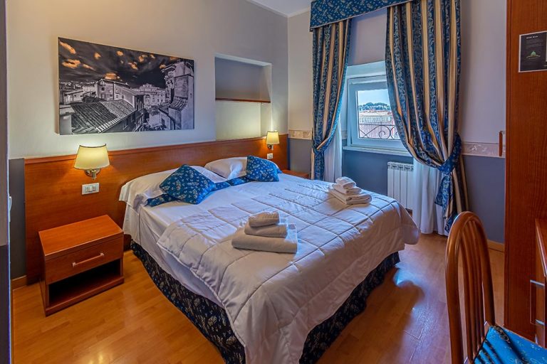 Diocletian – Room with St. Peter's dome view