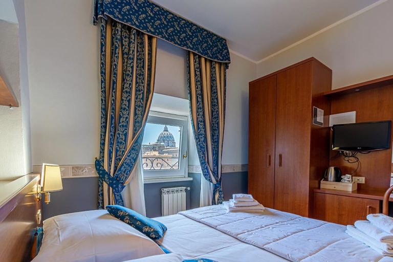 Diocletian – Room with St. Peter's dome view