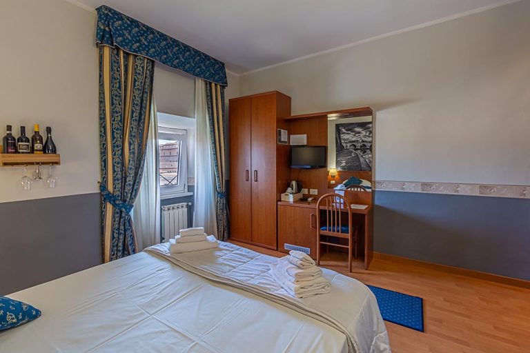 Suite Ottaviano – Room with St. Peter's dome view