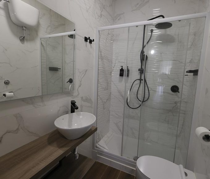 Люкс Оттавьяно – Ванная комната с видом на внутренний коридор